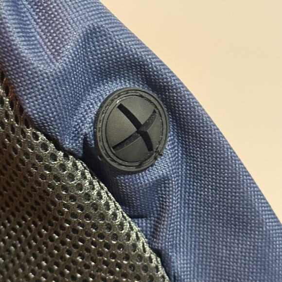 🛳️ NWOT Disney Cruise Line Sling Backpack Blue Gray Mickey Daypack Shoulder Bag - Picture 4 of 5